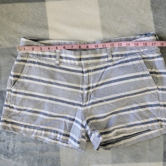 GAP Khakis By GAP Girlfriend 3" Short Short 100% Cotton Chambray White Stripe 14 - Picture 9 of 11